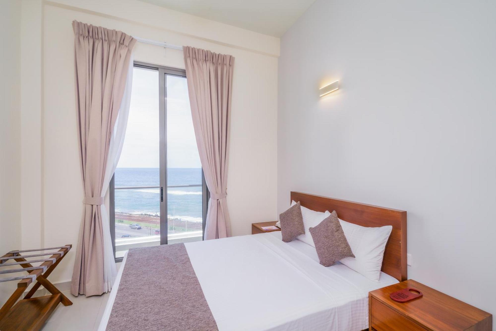 Marine Suites Colombo Exterior photo
