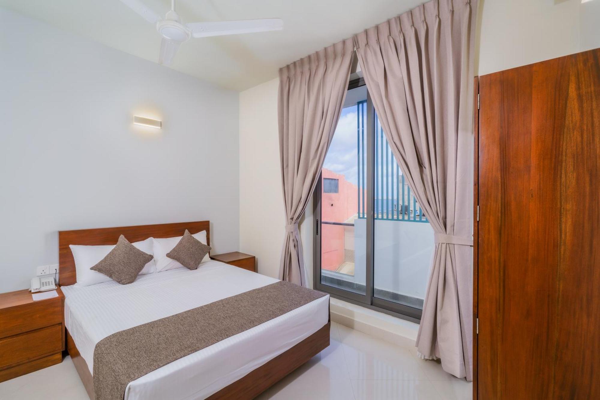 Marine Suites Colombo Exterior photo