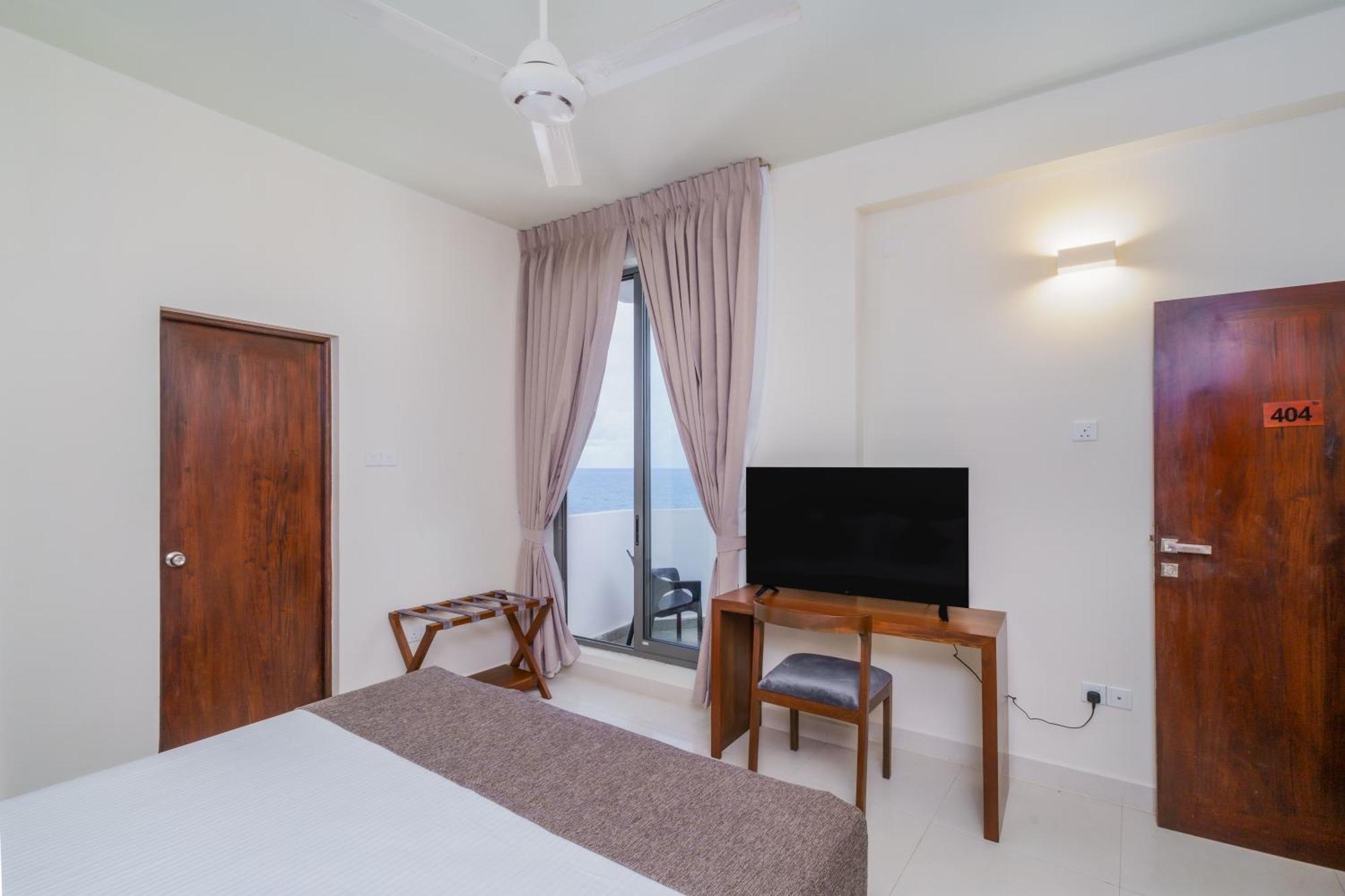 Marine Suites Colombo Exterior photo